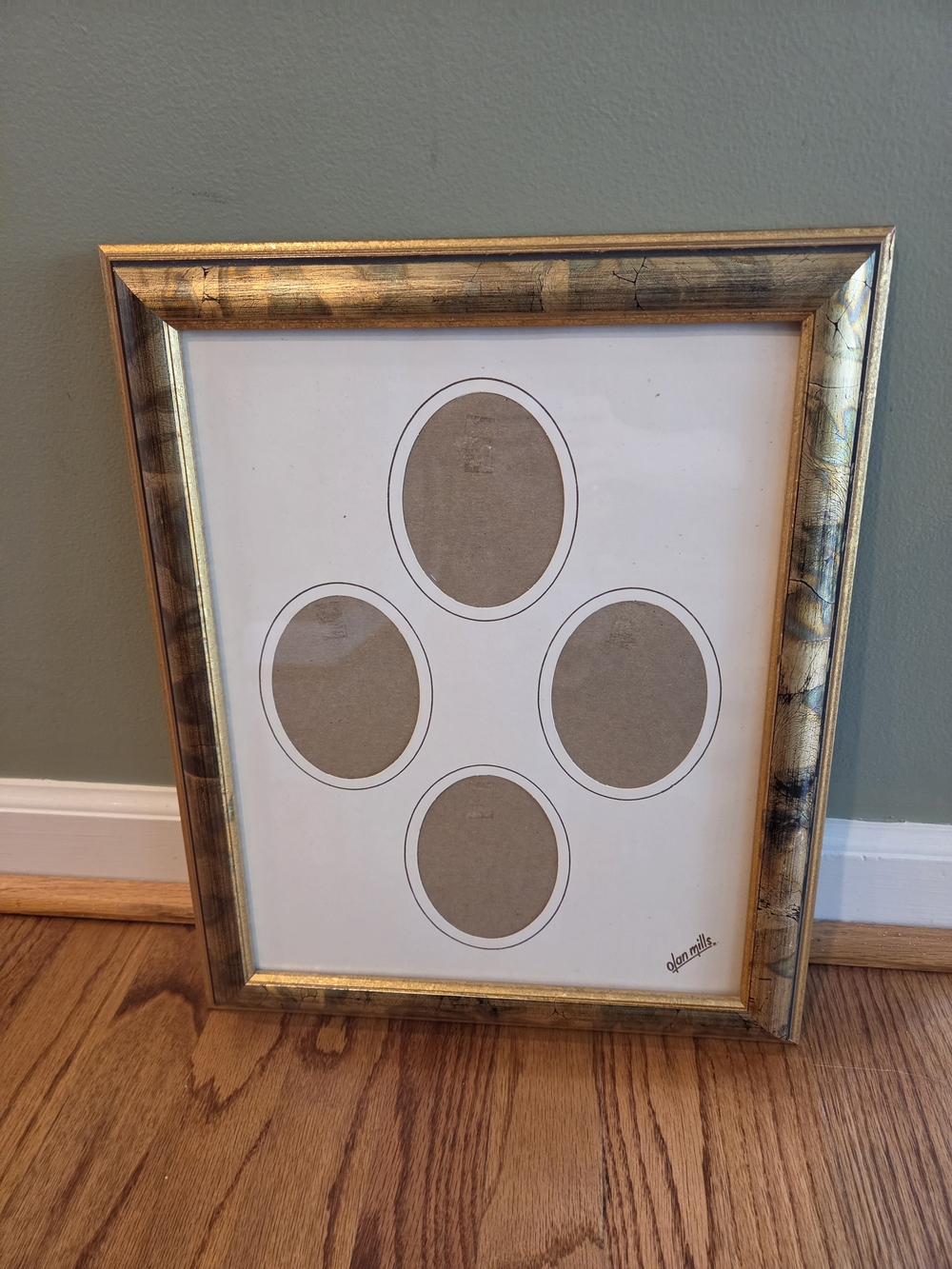 Vtg Gold & Black Wall Frame With Multi-Opening Photo Mat - Holds 11x14 Photo